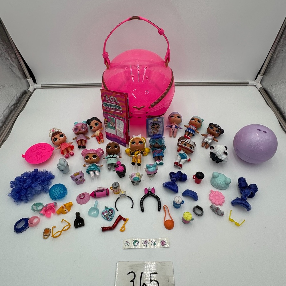 L.O.L. Surprise! Pink Carry Case Playset with Assorted Dolls & Accessories